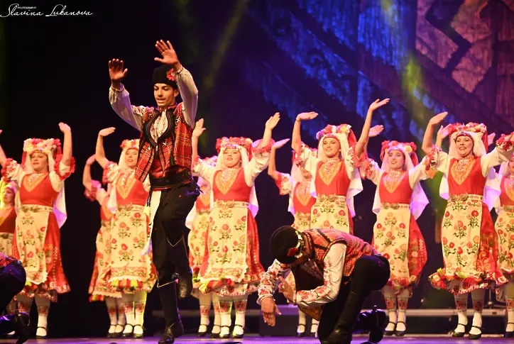 Ансамбъл „Мездра“ с престижна награда в Националния конкурс „ТОП 10 Български танцов фолклор“