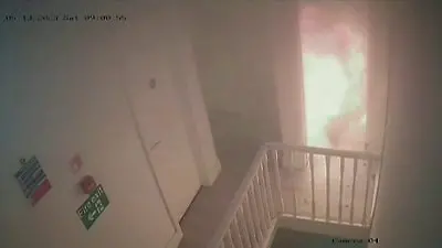 И в Лондон: Електрическа тротинетка избухна в пламъци и причини пожар в къща (видео)
