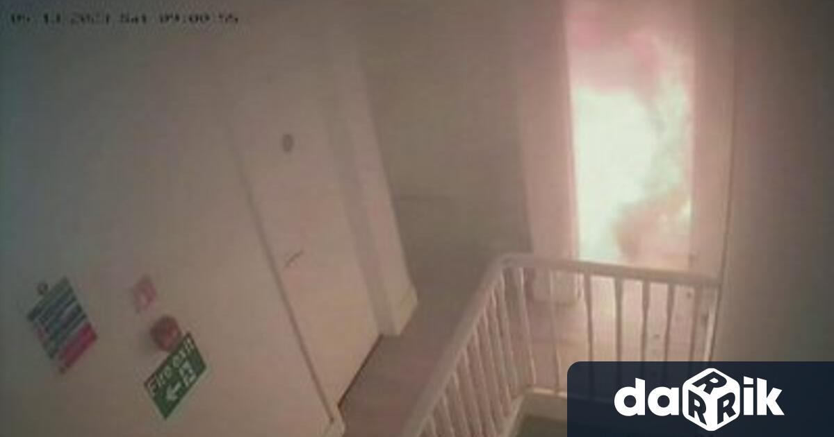 Видеозаписи показват момента, в който електрическа тротинетка избухва в пламъци,