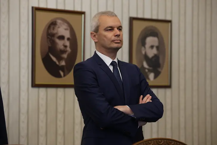Костадинов покани избирателите на ГЕРБ-СДС и ПП-ДБ да се включат в редиците на „Възраждане”