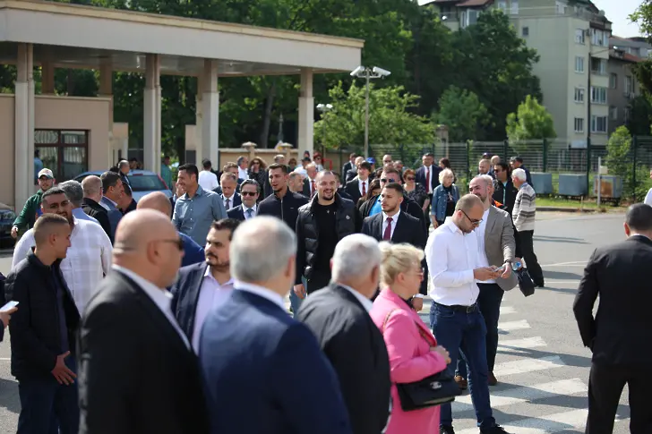 Симпатизанти в подкрепа на Борисов пред СГП
