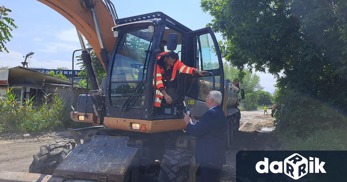Първа копка на ремонта на Рогошко шосе направиха днес кметът