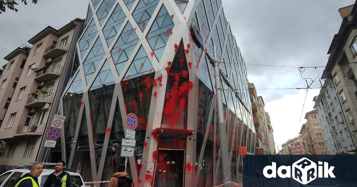 Сградата на Представителството на Европейската комисия в София беше изцапана