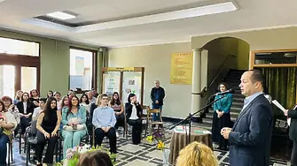 На тържествена церемония кметът Калин Каменов отличи призьорите в XXVIII ученически литературен конкурс “Емилия Александров