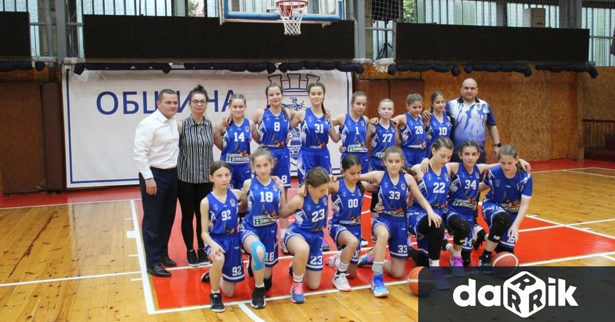 В зала Дунав започна четиридневен турнир по баскетбол за момичета до