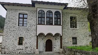 Музей-галерия „Владимир Рилски“ ще се открие в сградата на възстановеното Неделно килийно училище в Широка лъка 