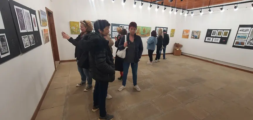 Жеравна посрещна „Медвен през погледа на художниците любители“ 