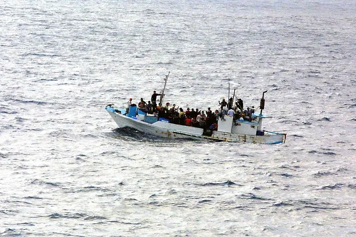 Турция арестува 27 мигранти с деца при опит да влязат в България по море
