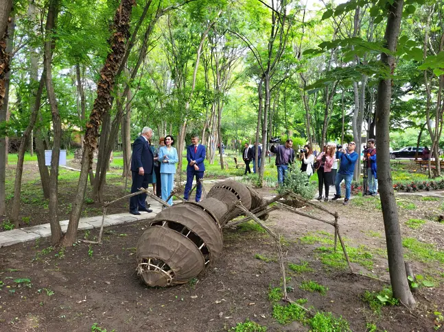 Украинската посланичка Олеся Илашчук и кметът на Пловдив откриха Парка за изящни изкуства във Втори дом