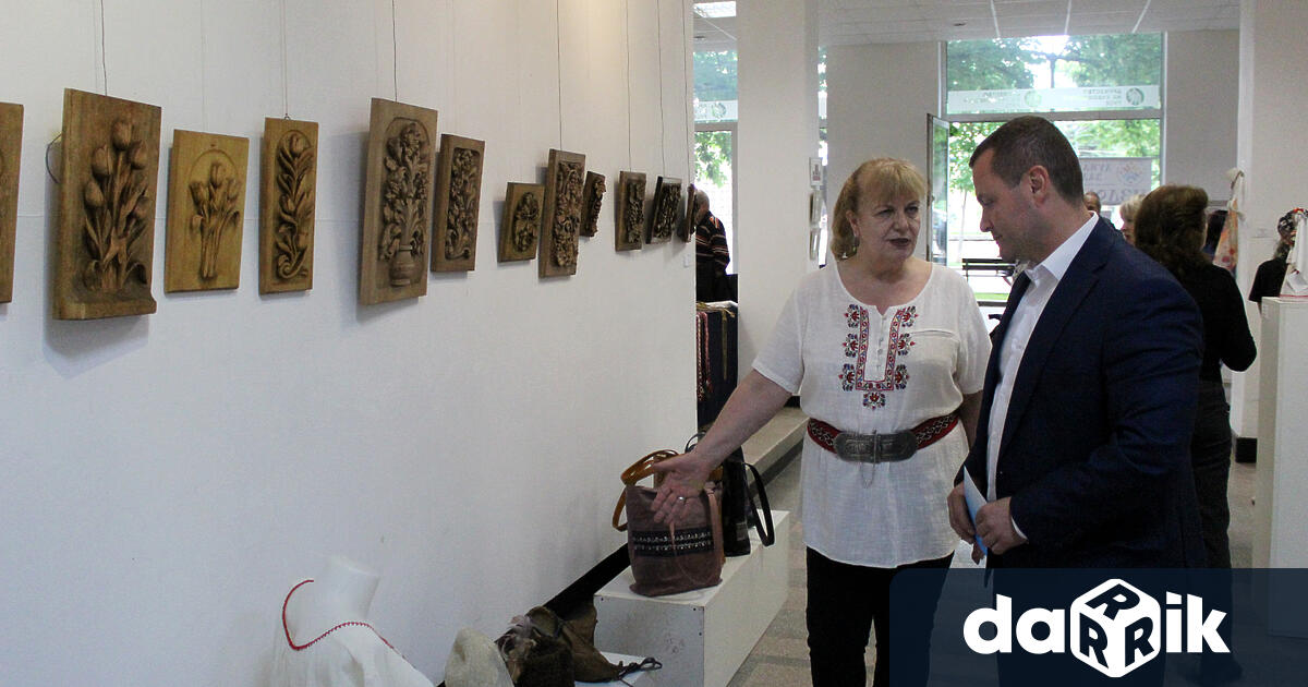 Сдружение Дунавска задруга на народните художествени занаяти представи своя изложба