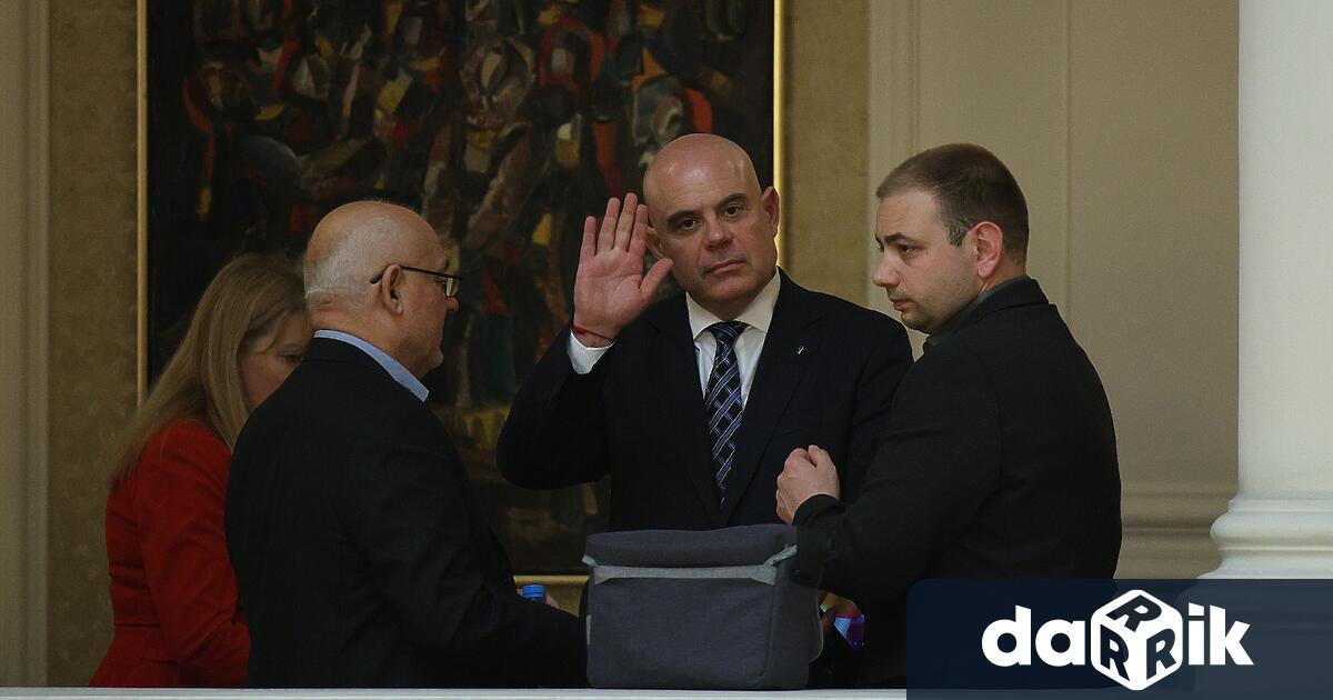 Единодушно правната комисия прие окончателно да се въведе механизъм за