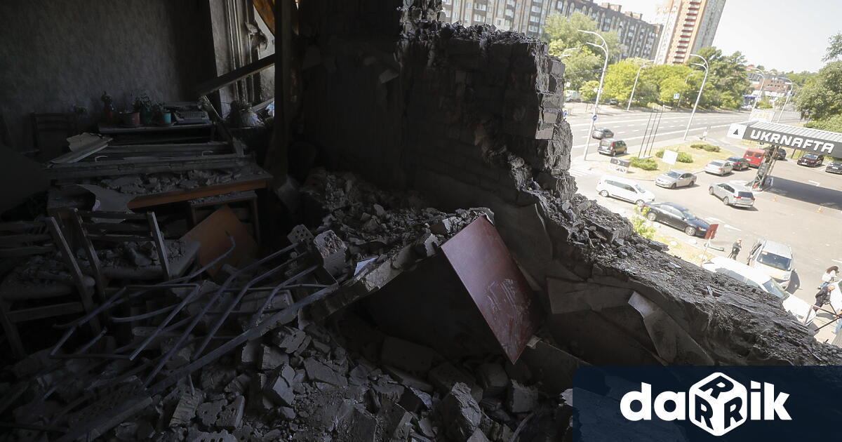 Няколко експлозии разтърсиха украинската столица Киев рано тази сутрин съобщи