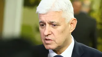Стоянов: Спекулация е, че български въоръжени сили ще бъдат изпращани на фронта в Украйна