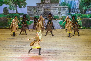 Осем държави изпратиха танцови формации за фестивала „Приятелство без граници“ в Сливен