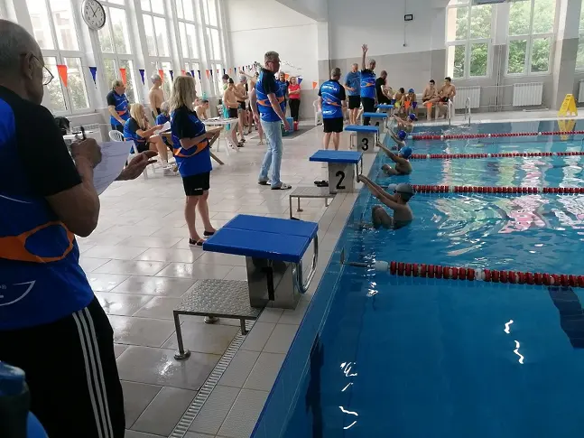  Вторият пролетен турнир по плуване събра близо 70 участници