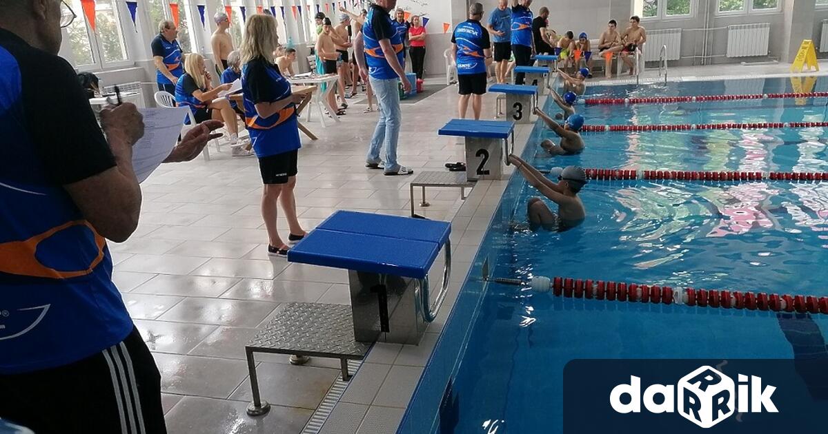 Вторият пролетен турнир по плуване отново събра десетки деца родители