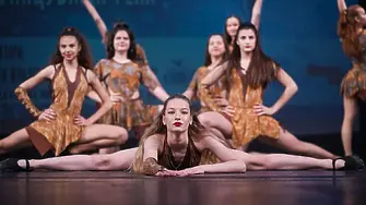 Над 600 танцьори от България и Румъния завладяха сцената на  фестивала „Танцуваща река“ 