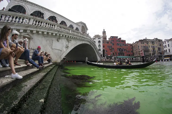 Откриха причината за зеления цвят на венецианския канал