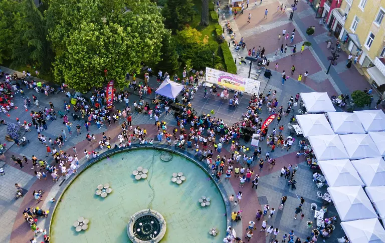 Концерти, театри, изложби, състезания, томболи с награди и най-голямата торта на 1 юни за децата на Пловдив