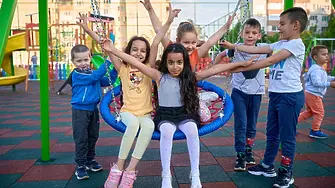 За деня на детето - нова детска площадка в Севлиево