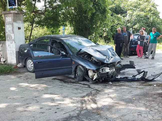 Една жертва и трима ранени при тежка катастрофа в Марково 