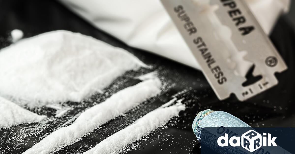 Двама наркодилъри от Варна са задържани след като са били