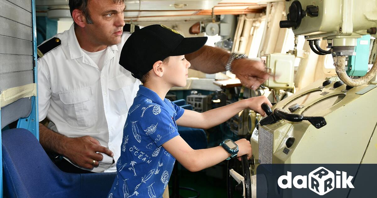 Военноморските сили организираха Ден на отворени врати за децата на