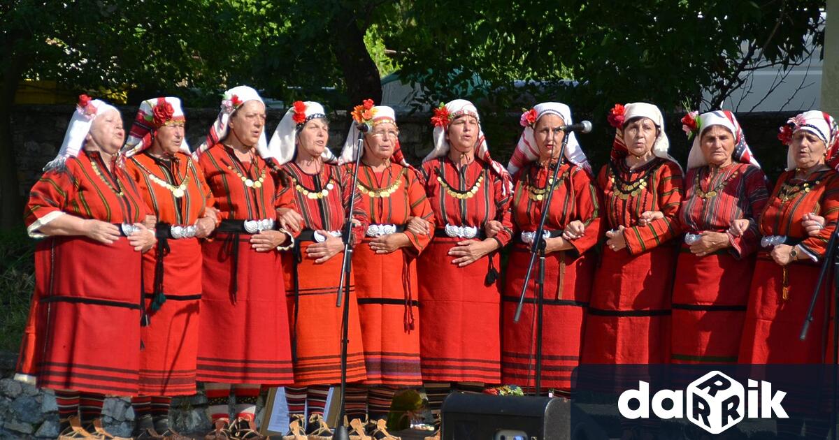 Певци и танцьори от единадесет читалища в община Добричка ще