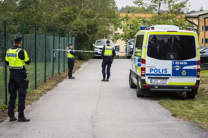 Ранени и арестувани след нападение с ножове в шведско училище (видео и снимки) 
