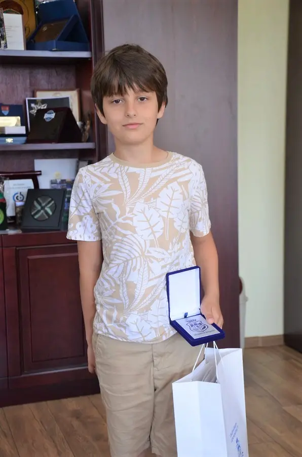 Кметът на Видин поздрави 9-годишния Иван, постигнал максимален резултат на тест за интелигентност