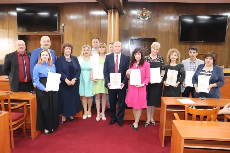 Осем учители от област Русе получиха награда „Неофит Рилски“