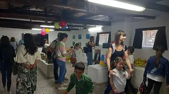 В Балчик откриха благотворителна изложба на децата от Карин дом „Слънчева градина“ 