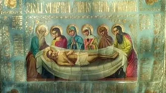 Реставрират старинната Христова плащеница в Дедево