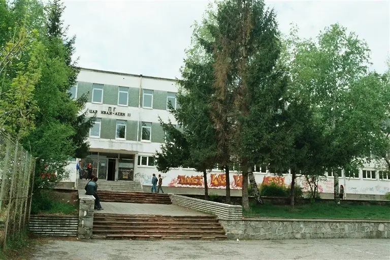 Учебният процес в Пловдив, прекратен вчера заради труса, днес продължава 