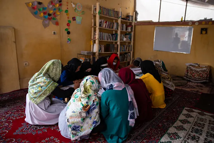 „Поради лична неприязън“. Близо 80 ученички са отровени в Афганистан