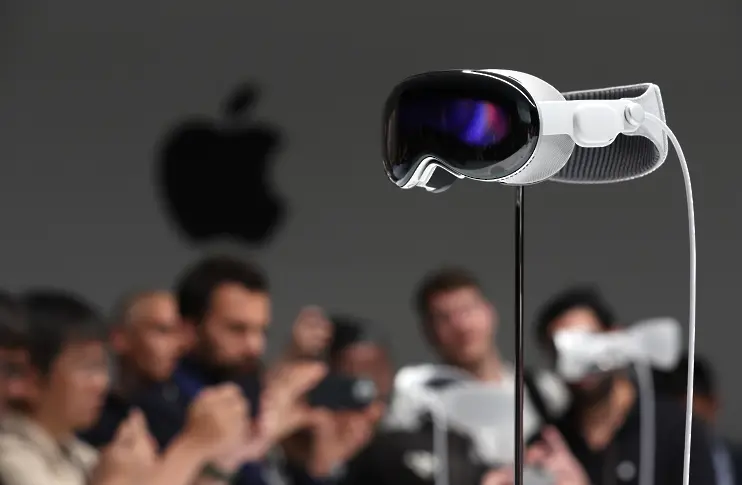 Vision Pro: Apple представи новите си слушалки за добавена реалност 