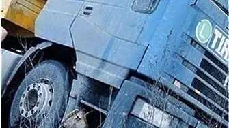 ТИР блъсна паркирана кола на бензиностанция в гр.Дунавци и избяга от мястото на инцидента