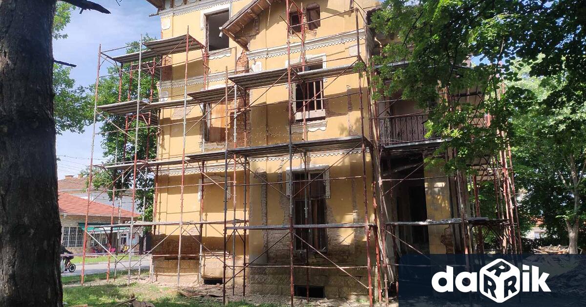 Община Гулянци изпълнява обект Етнографски музей – ремонт на покрив