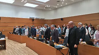 Общинският съвет почете писателя Петър Анастасов с минута мълчание