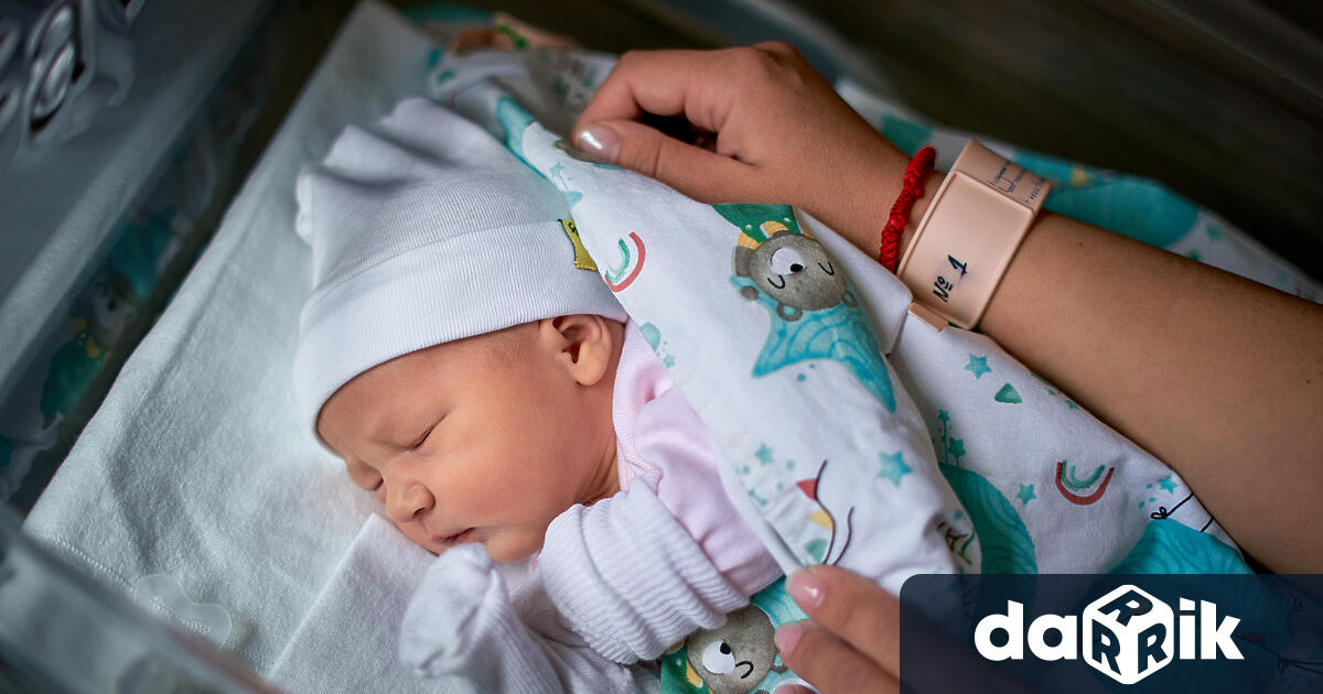 Представяме ви Виктория първото бебе в новата клиника за майчино