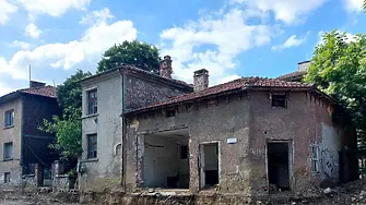 Търсят фирми за събарянето на сградите, спъващи ремонта на ул. „Даме Груев“