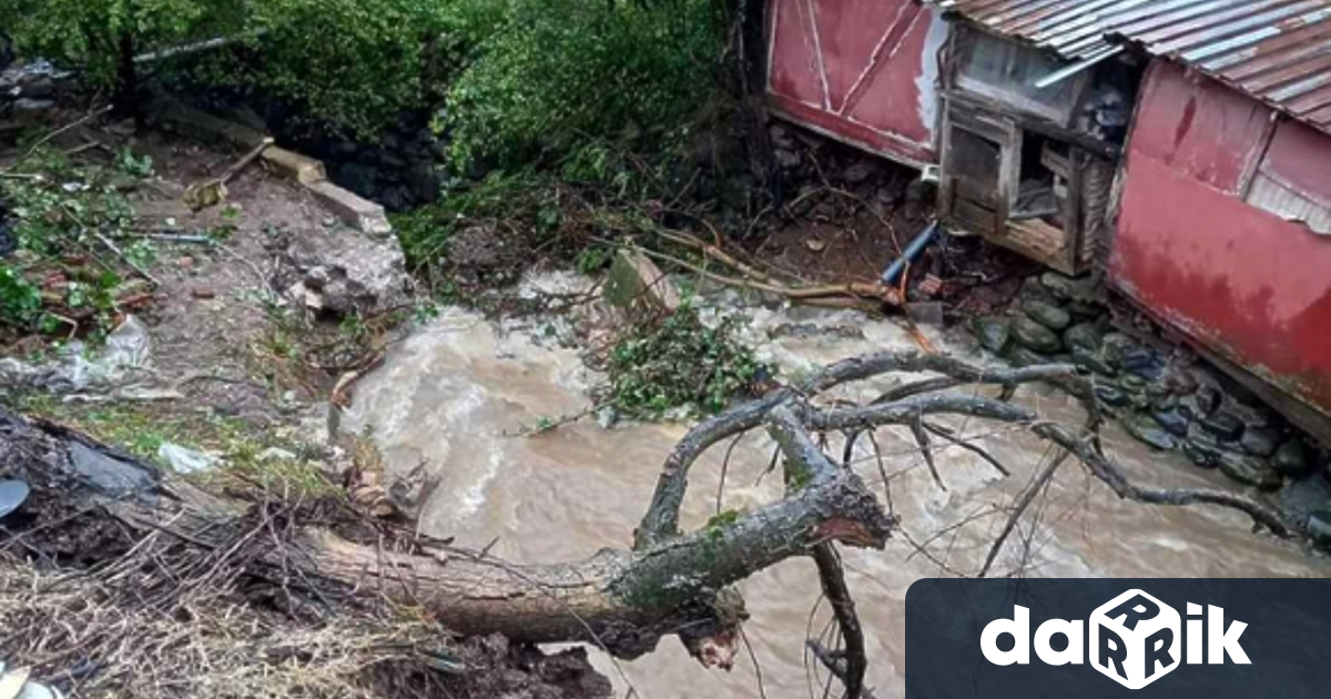 Около 100 са наводнените къщи в ботевградското село Врачеш след