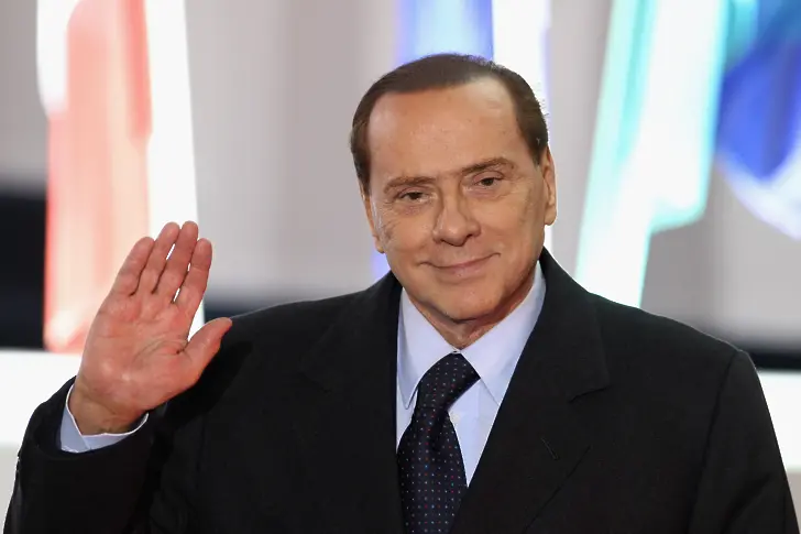 “Кралят в италианската политика“: Кой е Силвио Берлускони (видео и снимки)