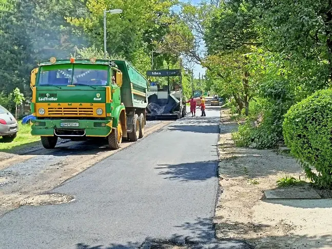 Продължават текущите ремонти на уличната инфраструктура в Плевен 