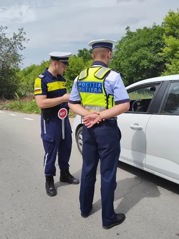 Смесени българо-румънски екипи на полицията по пътищата в силистренско