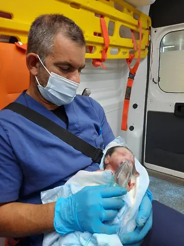 Спасиха поредното новородено с неонаталната линейка от #КапачкиЗаБъдеще
