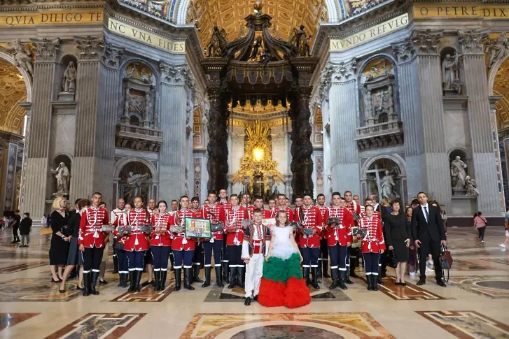 Посещение във Ватикана на 14 юни деца от Младежките гвардейски отряди