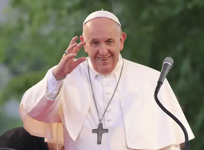 Папа Франциск се връща към обичайната си дейност 
