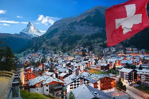 Швейцария провежда референдум за „нулеви нетни емисии“ до 2050 година