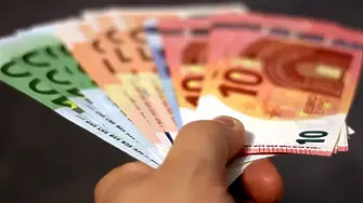 Колко пари върнаха у дома българските емигранти през април?